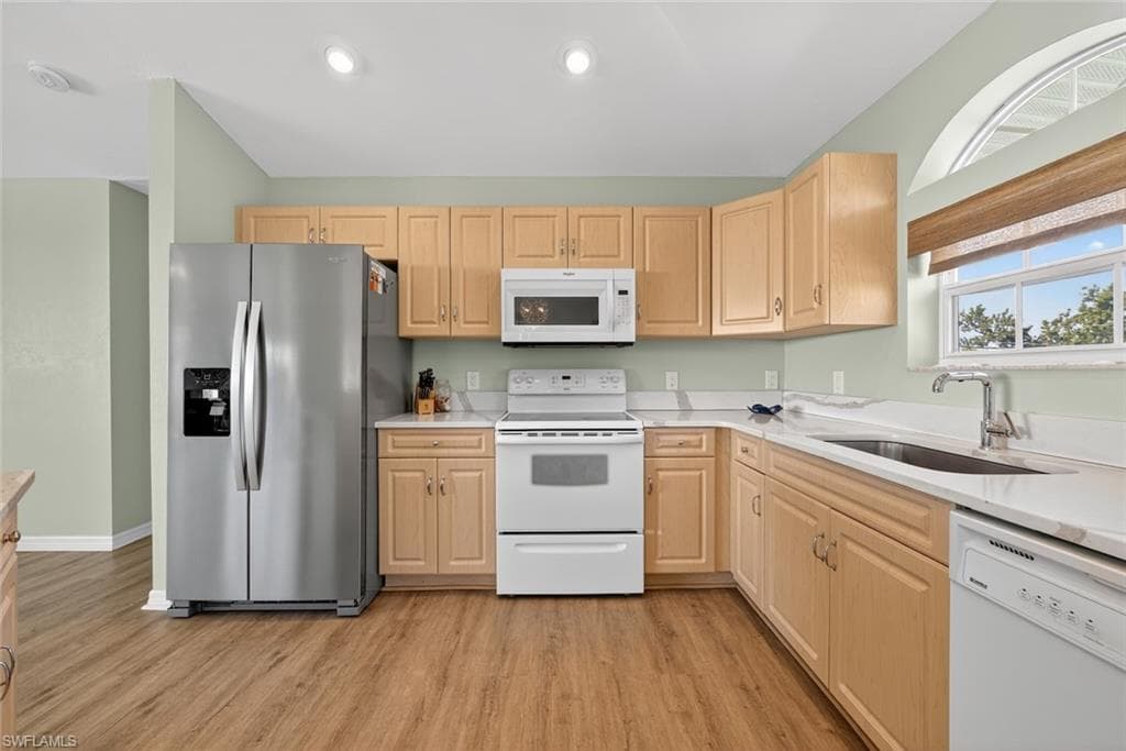 700 Nerita ST, SANIBEL FL 33957-19