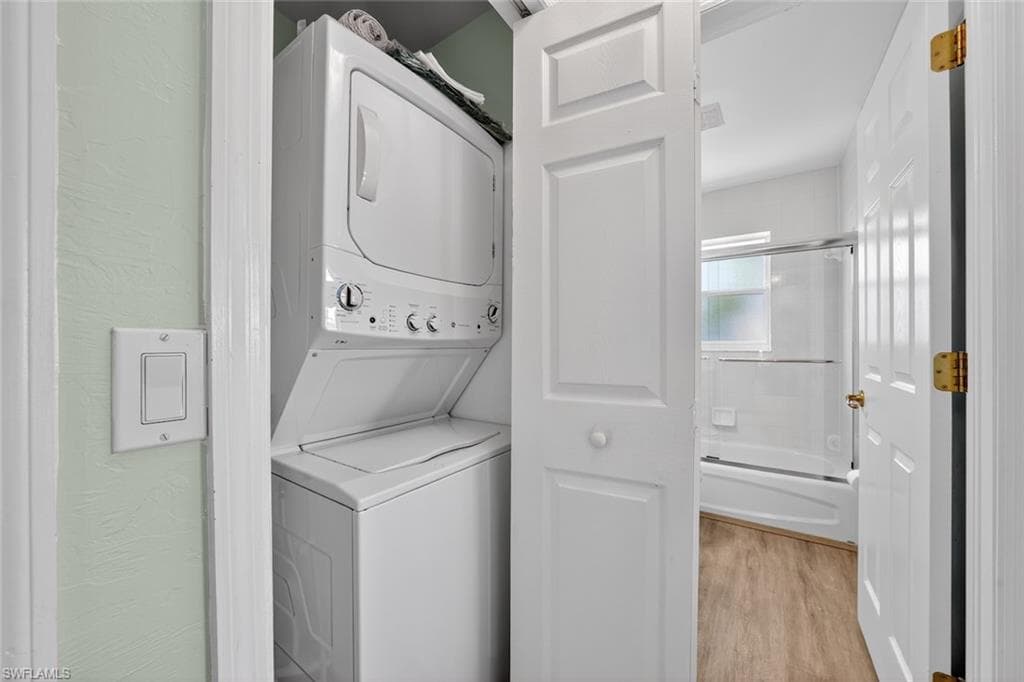 700 Nerita ST, SANIBEL FL 33957-33