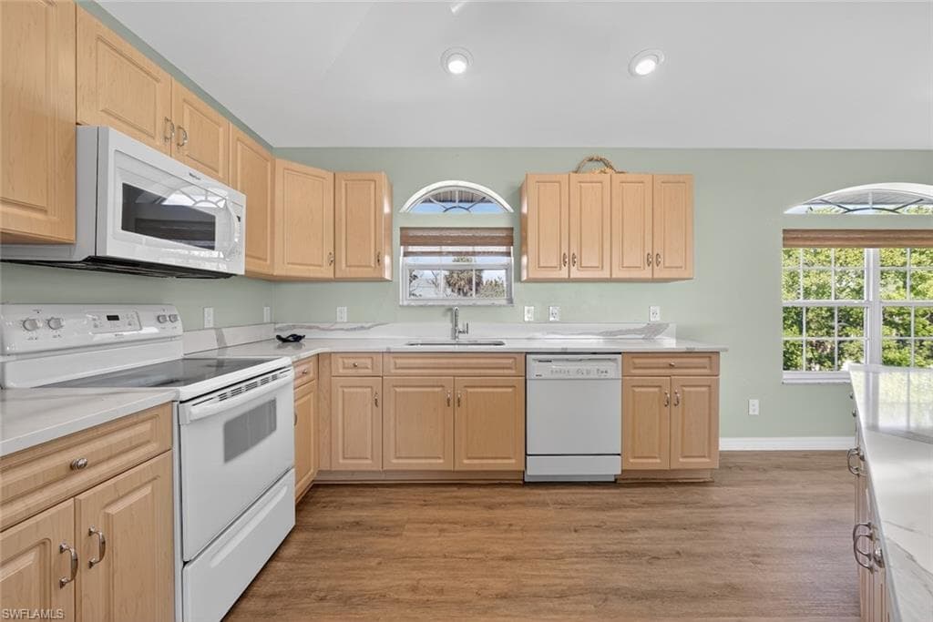 700 Nerita ST, SANIBEL FL 33957-17