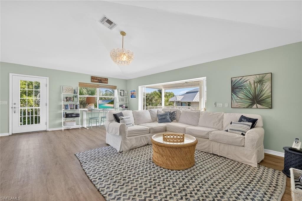 700 Nerita ST, SANIBEL FL 33957-10