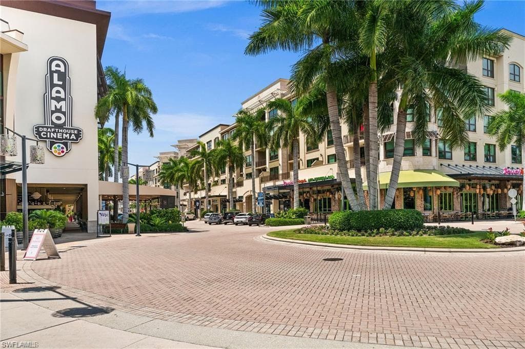 371 Bayside AVE-46