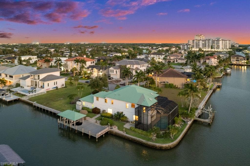 371 Bayside AVE-6