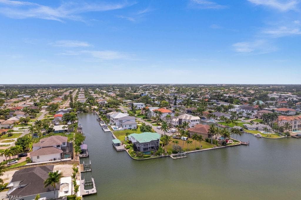 371 Bayside AVE-35