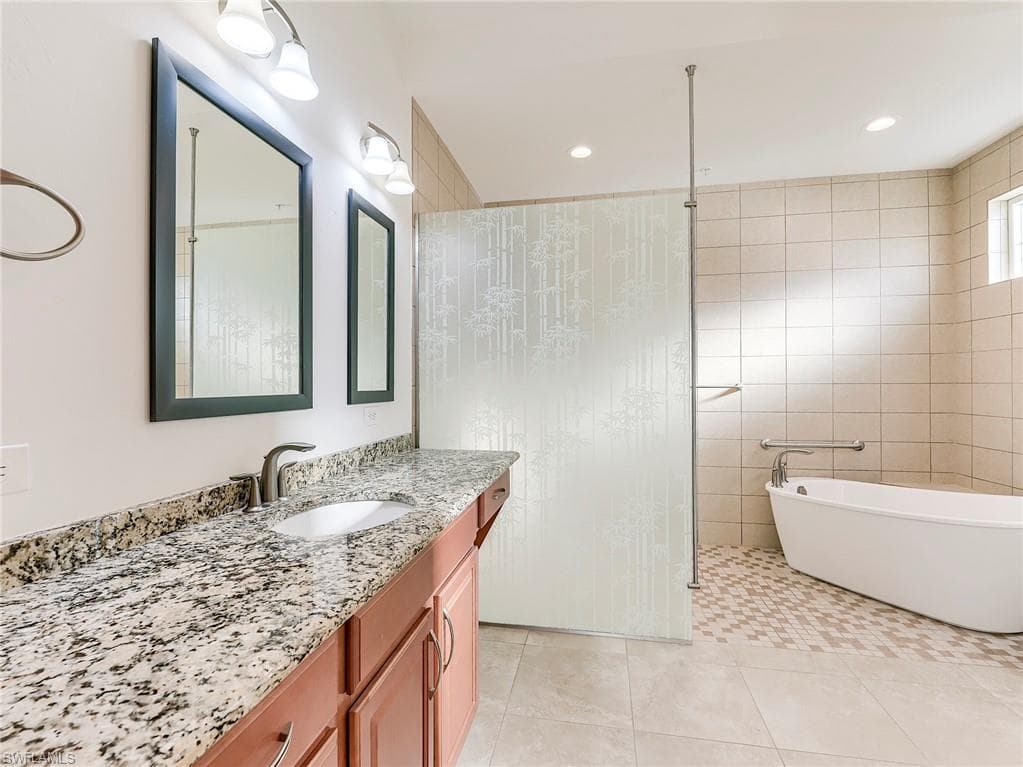 21530 Strada Nuova CIR # 215, ESTERO FL 33928-6