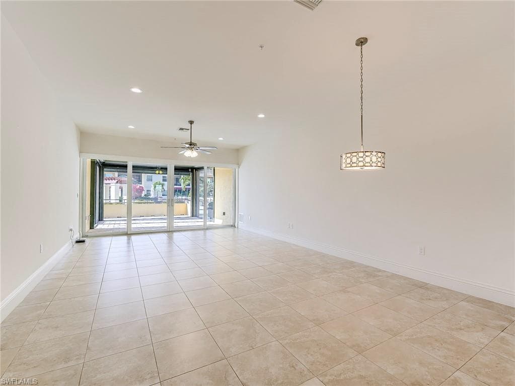 21530 Strada Nuova CIR # 215, ESTERO FL 33928-3