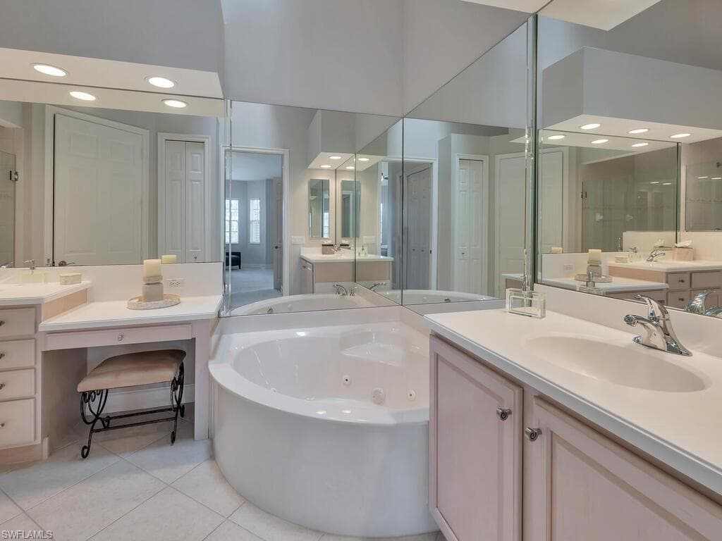 10221 Bellavista CIR # 203, MIROMAR LAKES FL 33913-11