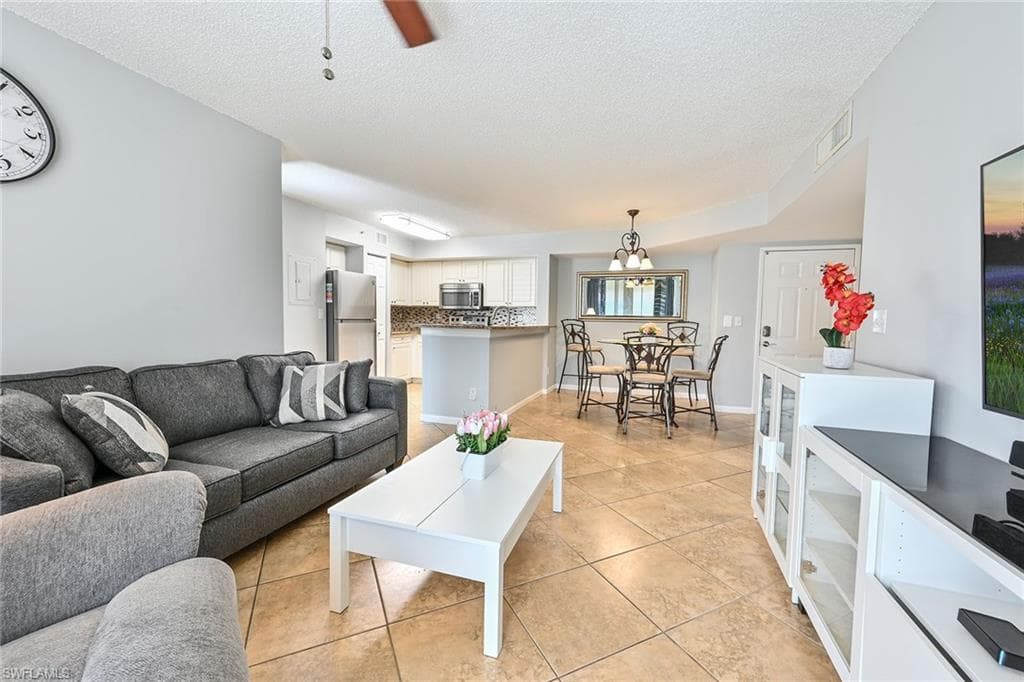 1265 Wildwood Lakes BLVD # 103, NAPLES FL 34104-5