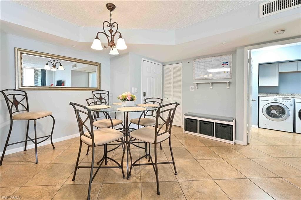 1265 Wildwood Lakes BLVD # 103, NAPLES FL 34104-11