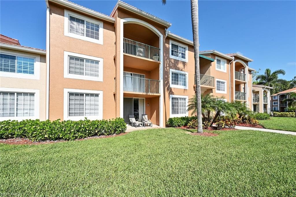 1265 Wildwood Lakes BLVD # 103, NAPLES FL 34104-2