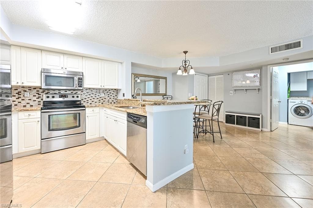 1265 Wildwood Lakes BLVD # 103, NAPLES FL 34104-9