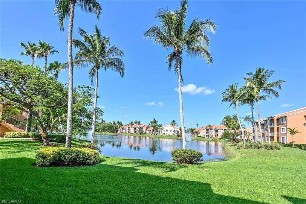 1265 Wildwood Lakes BLVD # 103, NAPLES FL 34104-28