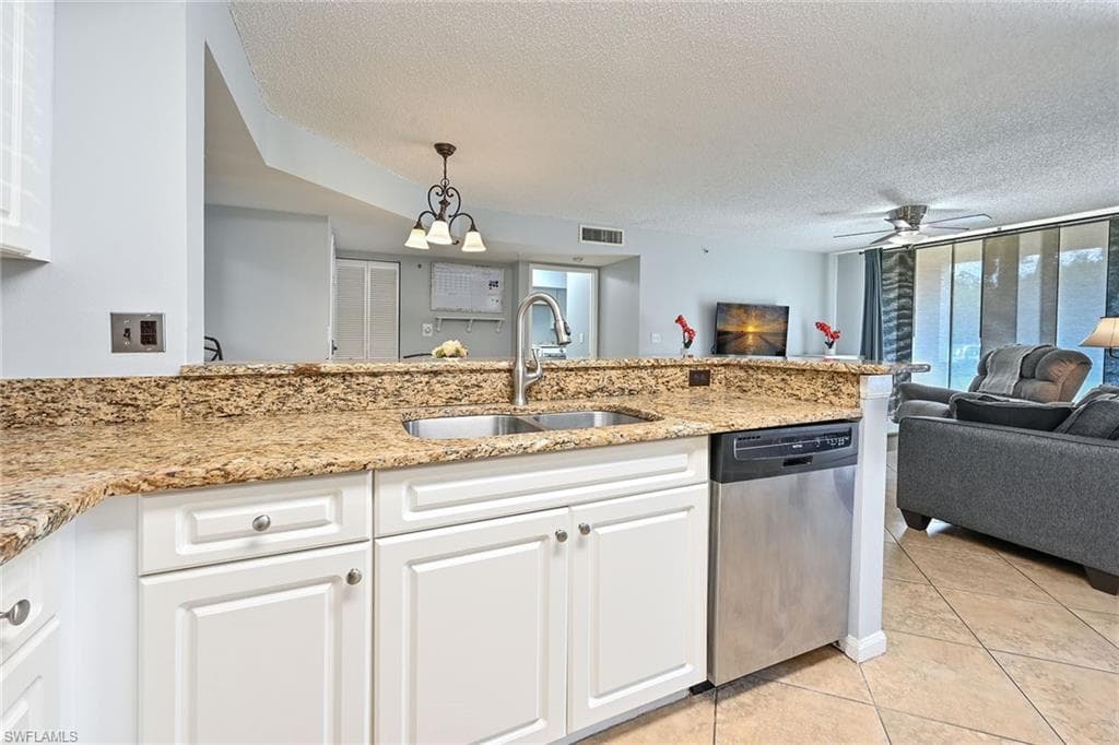 1265 Wildwood Lakes BLVD # 103, NAPLES FL 34104-7