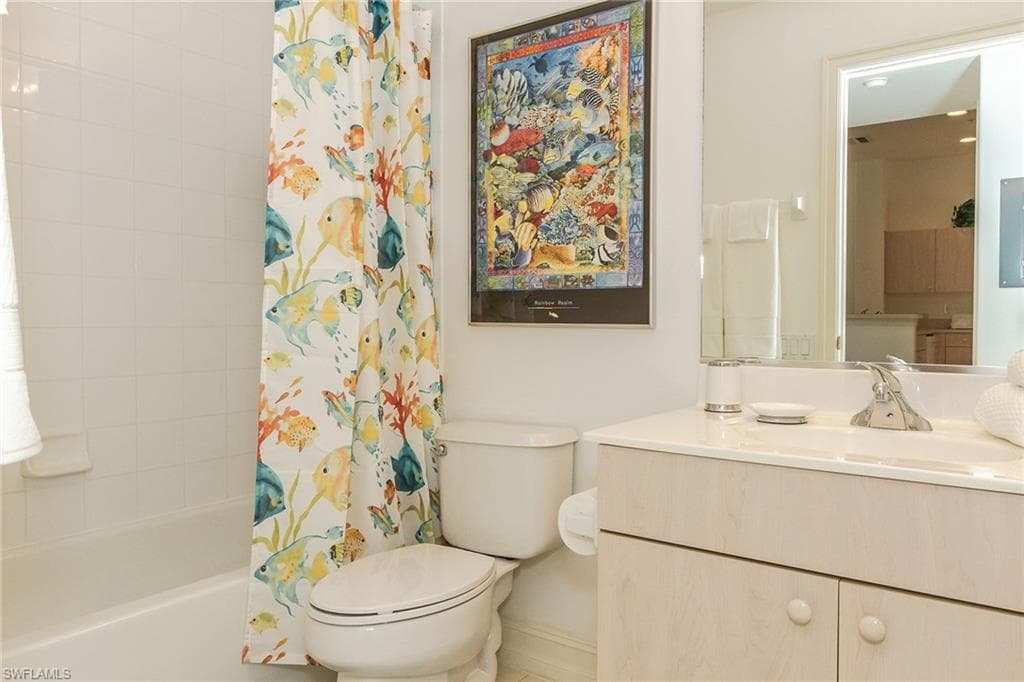 1025 Tarpon Cove DR # 203, NAPLES FL 34110-15