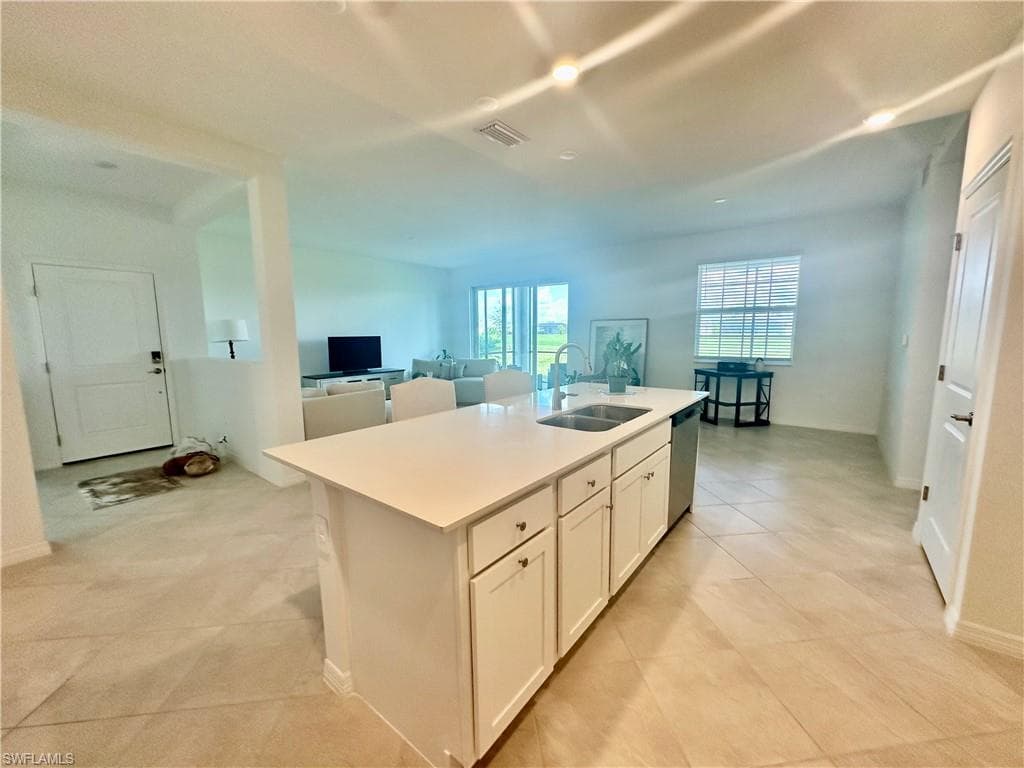20610 Hazelnut CT 1511-13