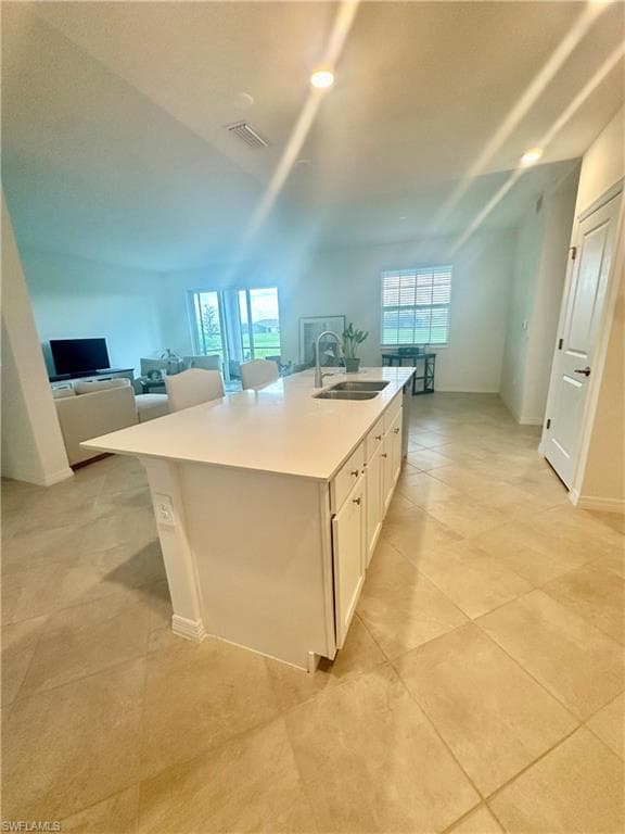 20610 Hazelnut CT 1511-10