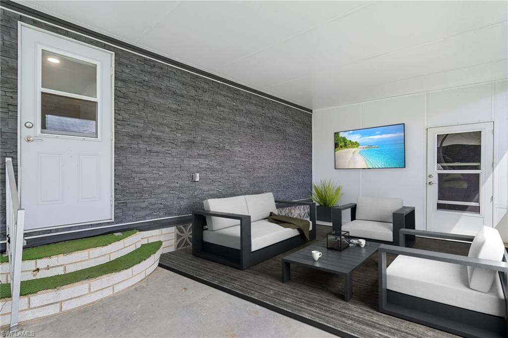 161 W Hampton DR, FORT MYERS FL 33908-25