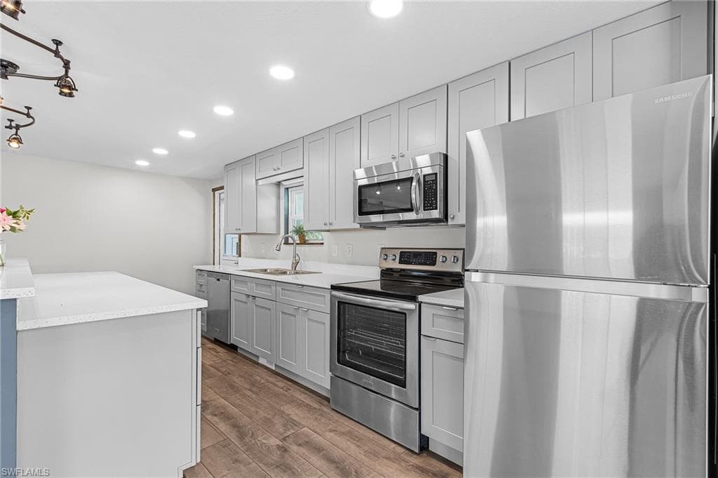 161 W Hampton DR, FORT MYERS FL 33908-13