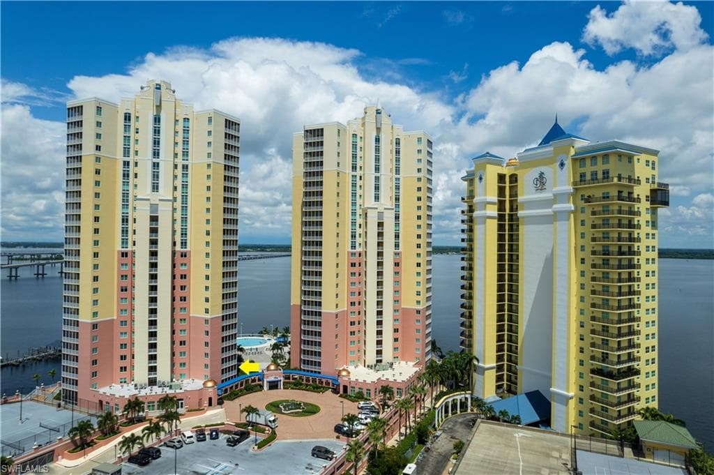 2743 1st ST # 406, FORT MYERS FL 33916-4