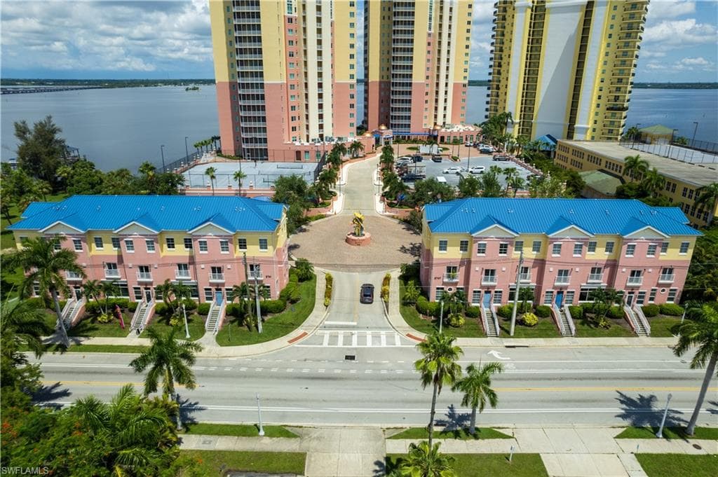2743 1st ST # 406, FORT MYERS FL 33916-3