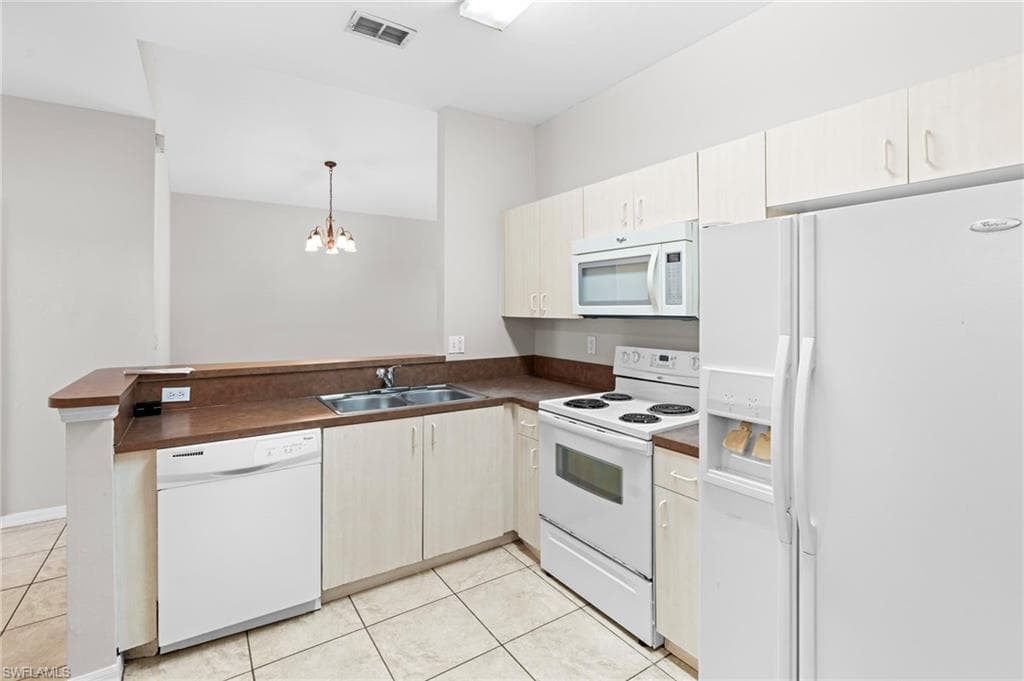 4191 Bellasol CIR # 521, FORT MYERS FL 33916-4