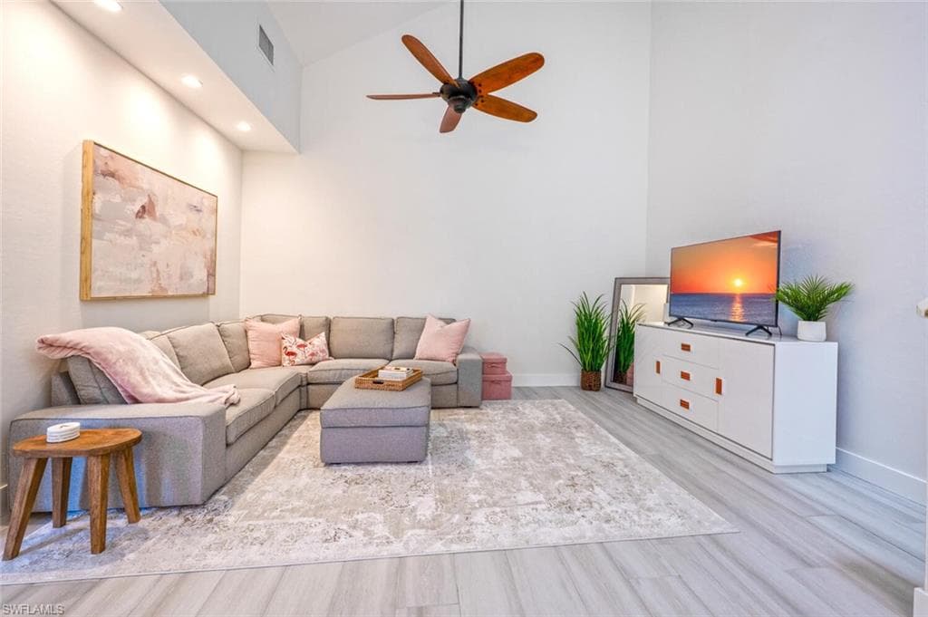 4251 Covey CIR # 17C, NAPLES FL 34109-4