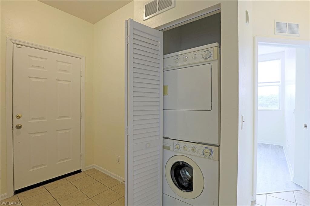 4117 Bellasol CIR # 121, FORT MYERS FL 33916-14