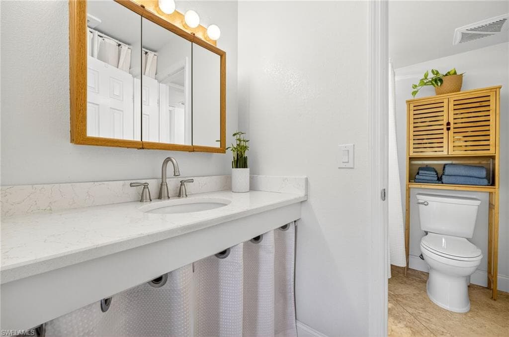 1250 Tennisplace CT # B34, SANIBEL FL 33957-22