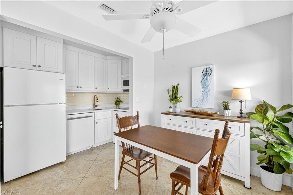 1250 Tennisplace CT # B34, SANIBEL FL 33957-1