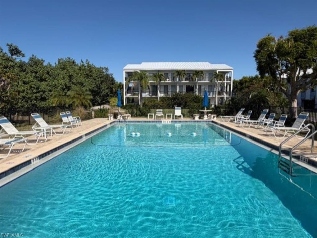 1250 Tennisplace CT # B34, SANIBEL FL 33957-4
