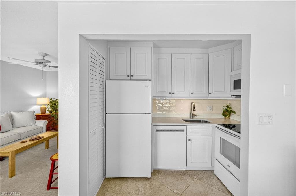 1250 Tennisplace CT # B34, SANIBEL FL 33957-8