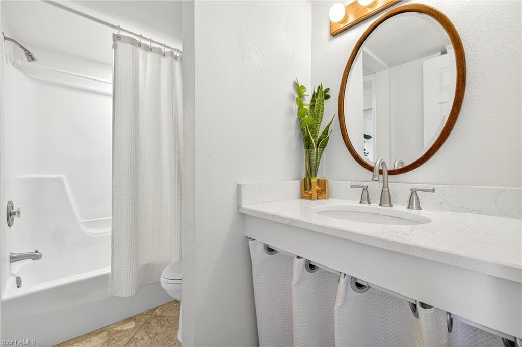 1250 Tennisplace CT # B34, SANIBEL FL 33957-23