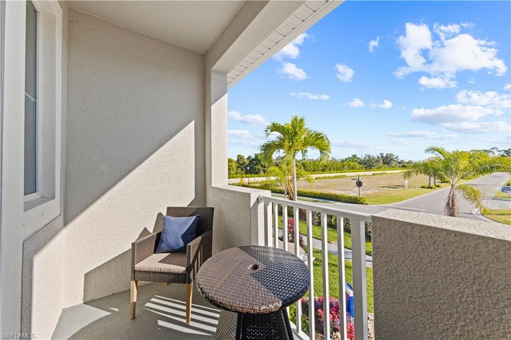 4563 Arboretum CIR # 202, NAPLES FL 34112-29