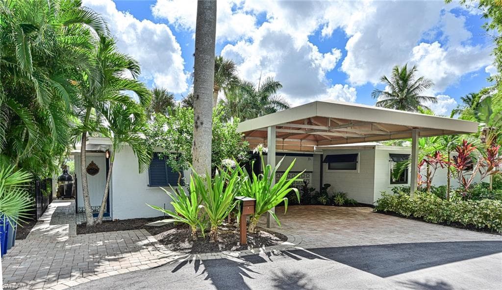 27191 Del LN, BONITA SPRINGS FL 34135-42