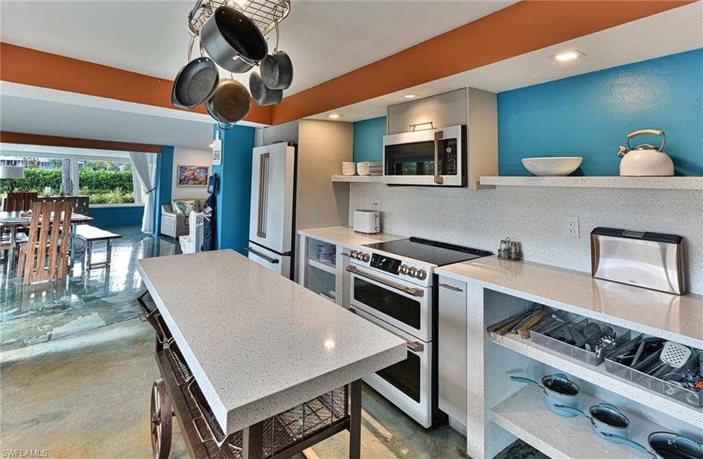 27191 Del LN, BONITA SPRINGS FL 34135-21