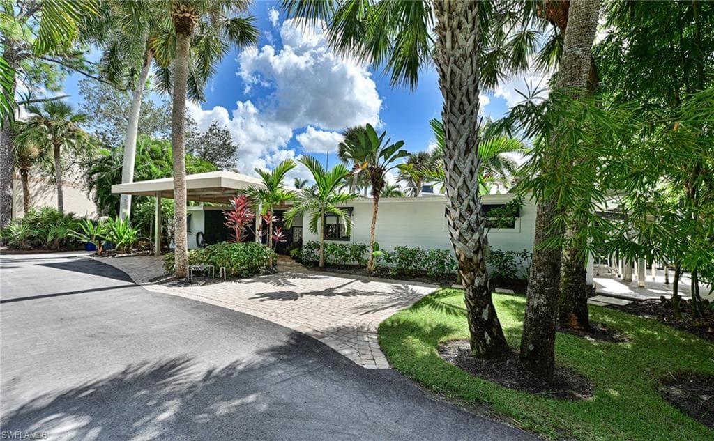 27191 Del LN, BONITA SPRINGS FL 34135-2