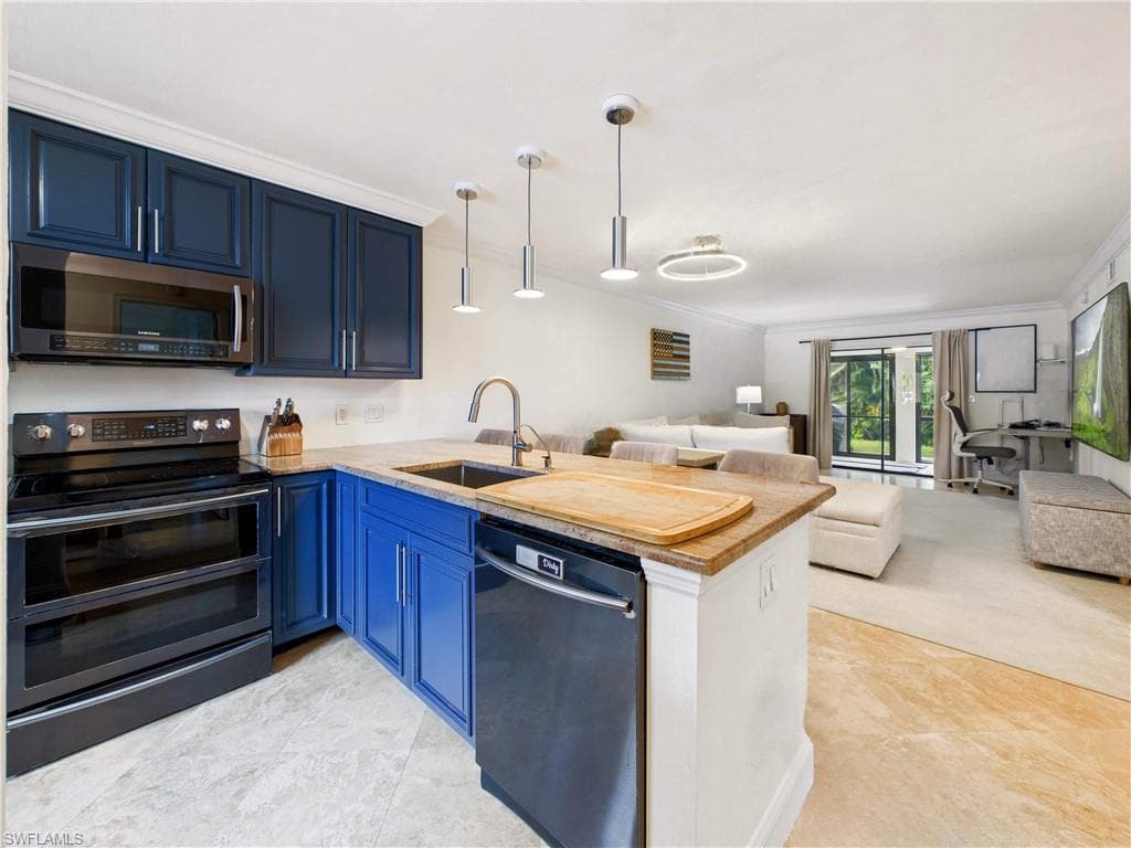 9821 Alabama ST # 2, BONITA SPRINGS FL 34135-5