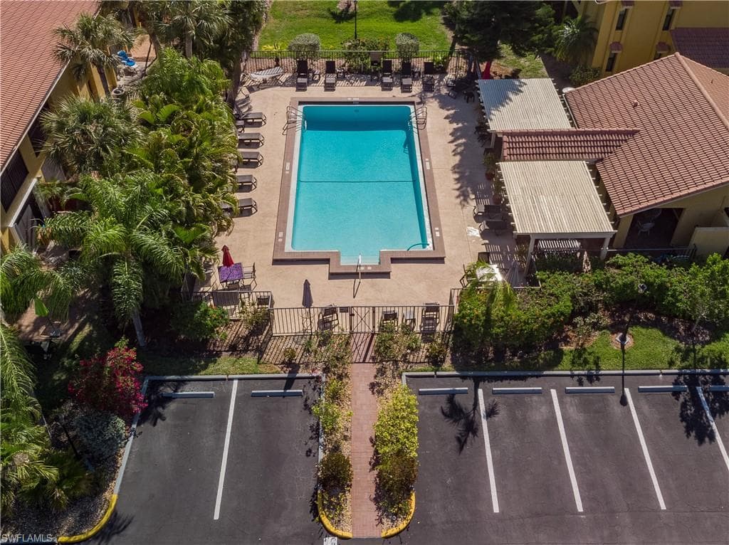 9821 Alabama ST # 2, BONITA SPRINGS FL 34135-21