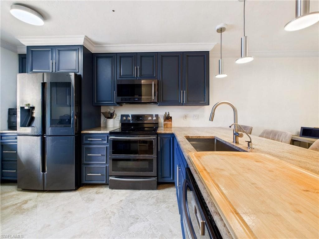 9821 Alabama ST # 2, BONITA SPRINGS FL 34135-4