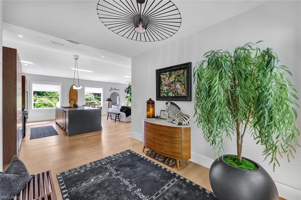 746 Park AVE, NAPLES FL 34110-5