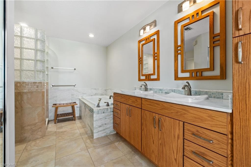 267 Barefoot Beach BLVD # 303, BONITA SPRINGS FL 34134-18