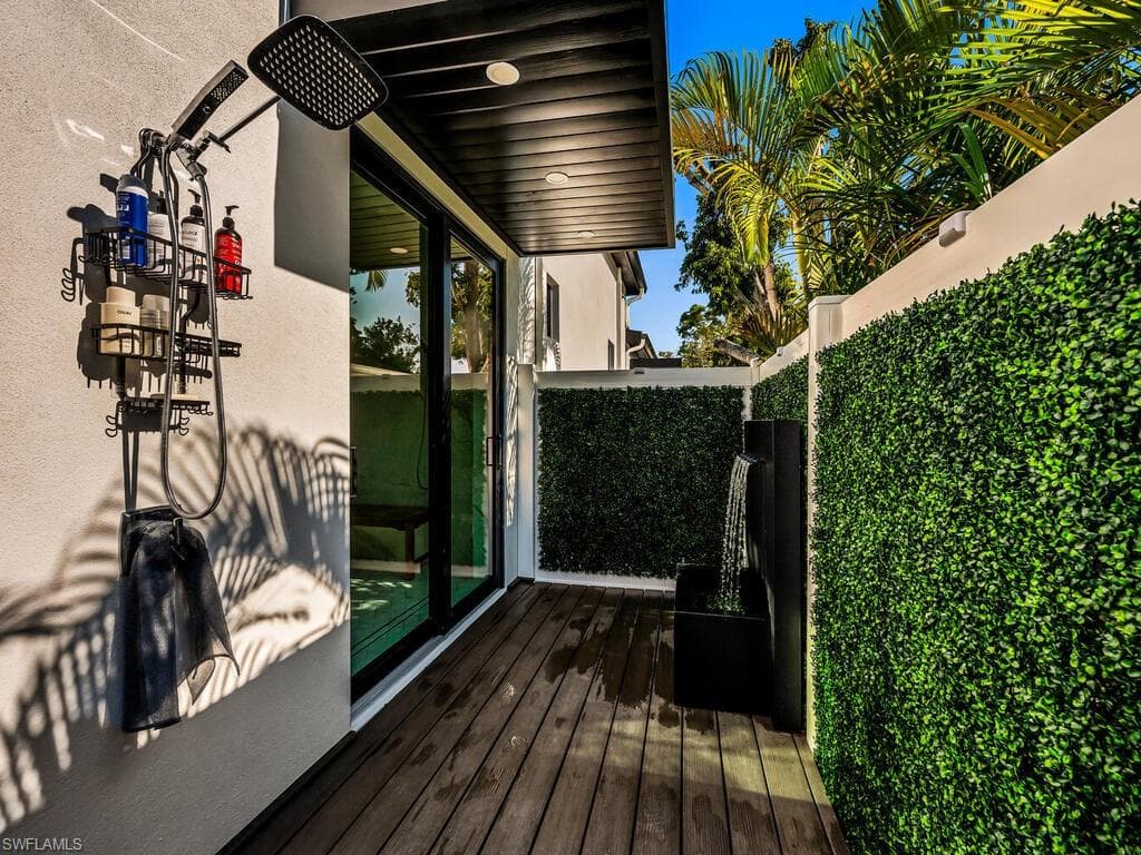 1251 Creech RD, NAPLES FL 34103-18