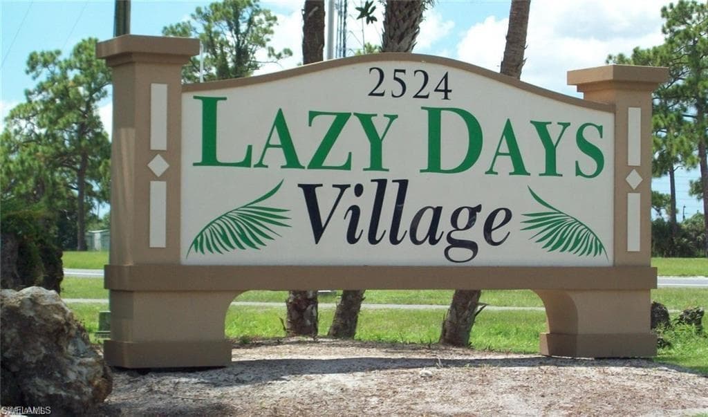 865 Moonlight DR, NORTH FORT MYERS FL 33917-1