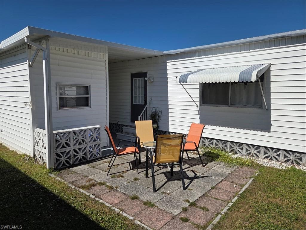 865 Moonlight DR, NORTH FORT MYERS FL 33917-16