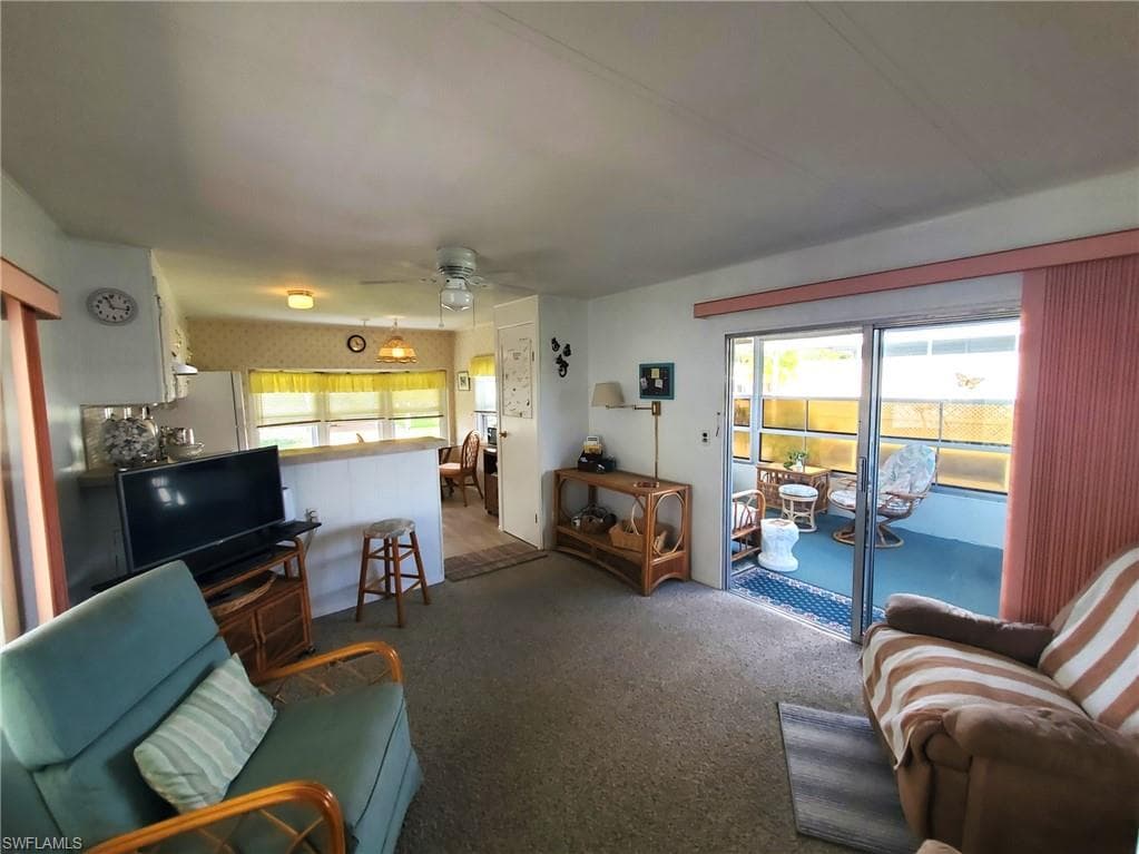 865 Moonlight DR, NORTH FORT MYERS FL 33917-6
