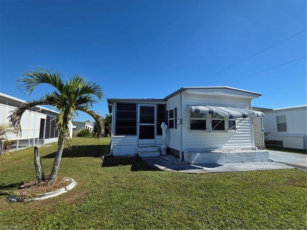 865 Moonlight DR, NORTH FORT MYERS FL 33917-2