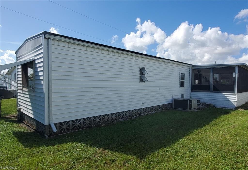 865 Moonlight DR, NORTH FORT MYERS FL 33917-18