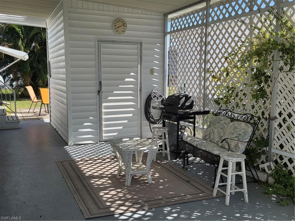 865 Moonlight DR, NORTH FORT MYERS FL 33917-3