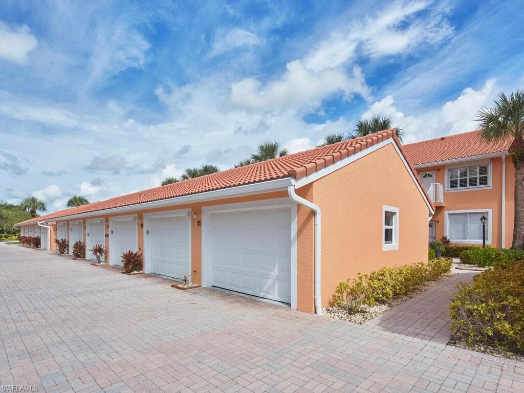 6740 Beach Resort DR # 11, NAPLES FL 34114-16