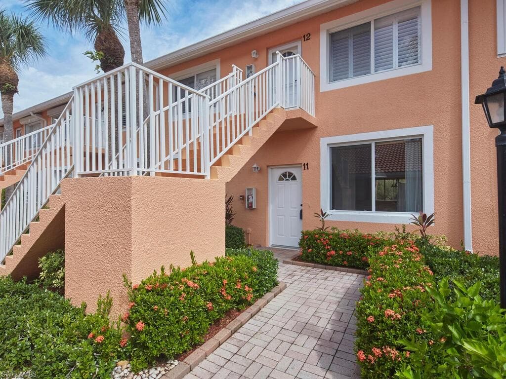 6740 Beach Resort DR # 11, NAPLES FL 34114-4