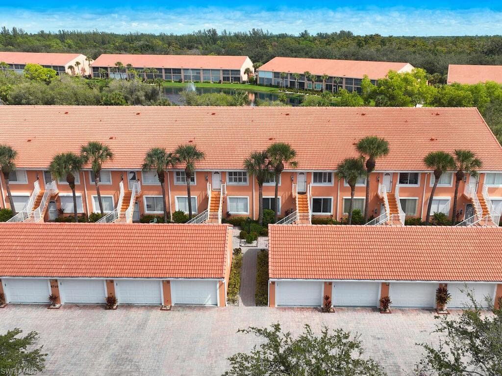 6740 Beach Resort DR # 11, NAPLES FL 34114-19